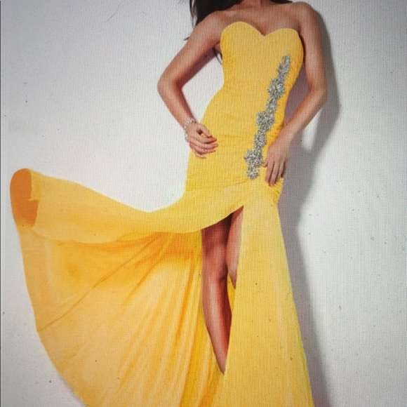 NEW! JOVANI FITTED YELLOW GOWN #71996 - Picture 2 of 8
